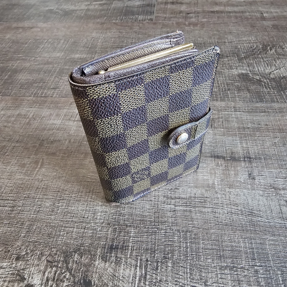 Louis Vuitton - Wallet